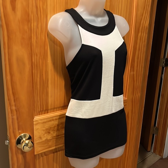 Venus Top - Picture 2 of 7